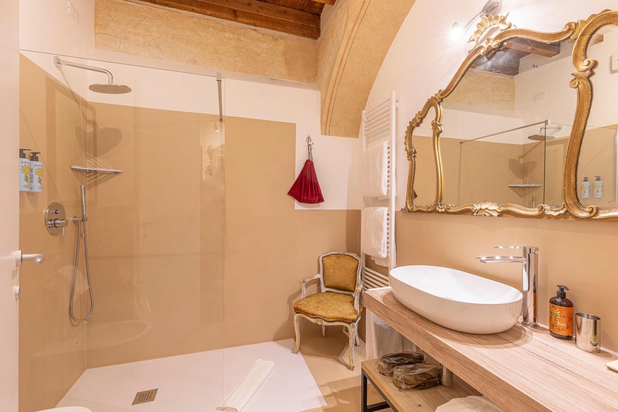 Corte Realdi Suites Piazza Erbe — Photos 3