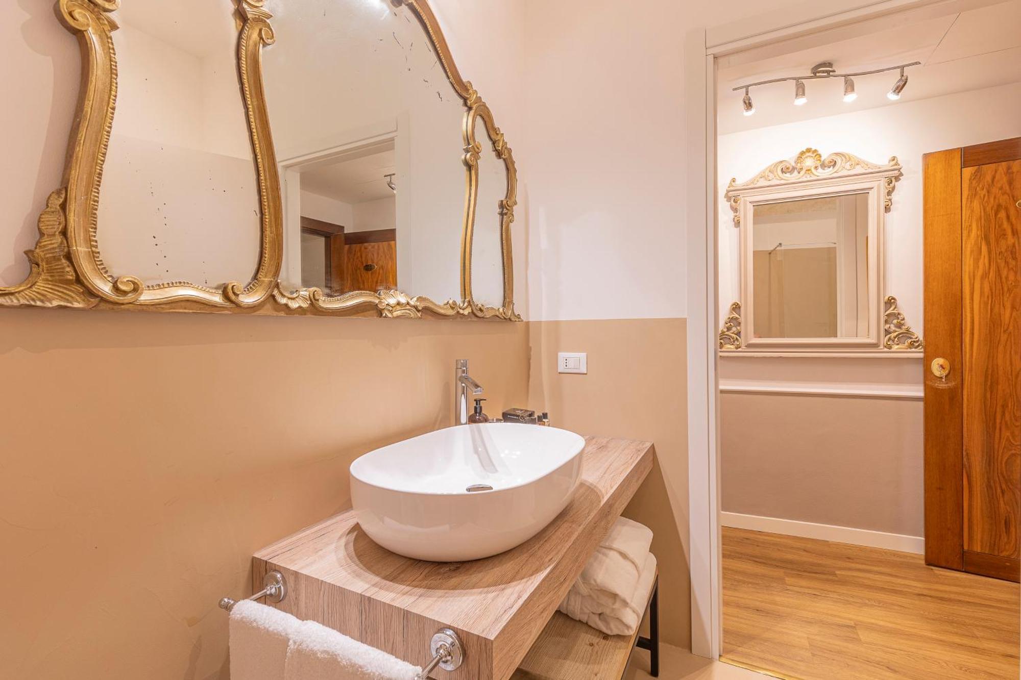 Corte Realdi Suites Piazza Erbe — Photos 2