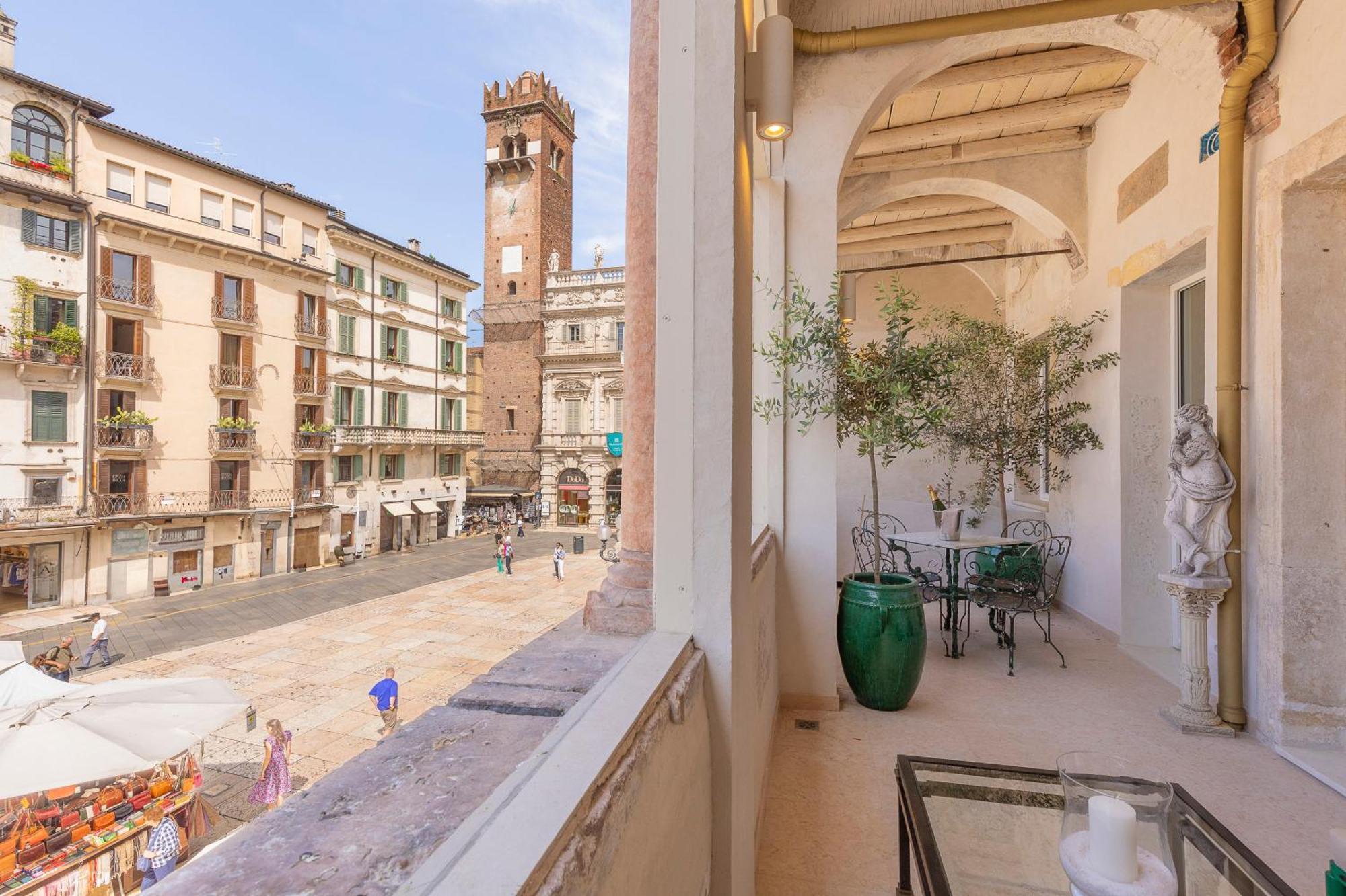 Corte Realdi Suites Piazza Erbe — Photos 1
